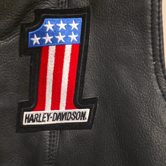 Men/women's Black Leather Adjustible Side Motorcycle Vest with Harley Patches - Picture 5 of 10